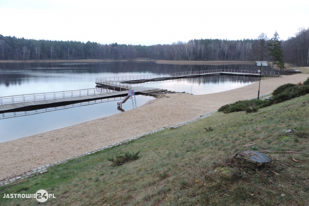 Plaża miejska i pomosty, które mogą nie dotrwać do sezonu 2019