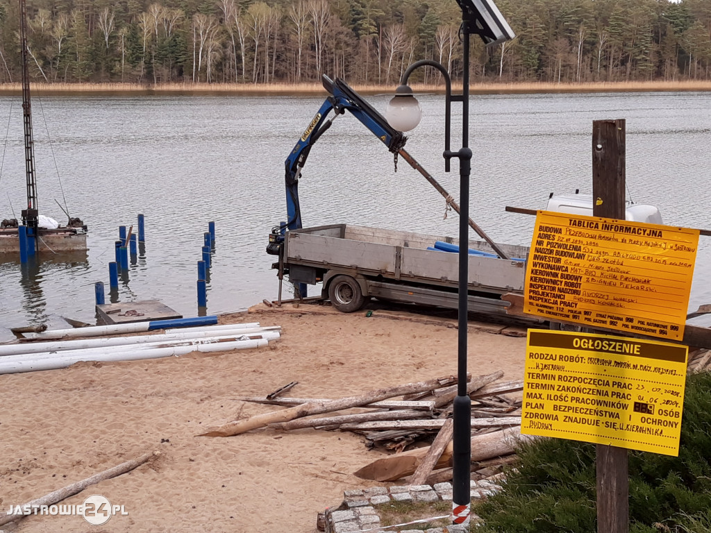 Prace na plaży idą powoli do przodu