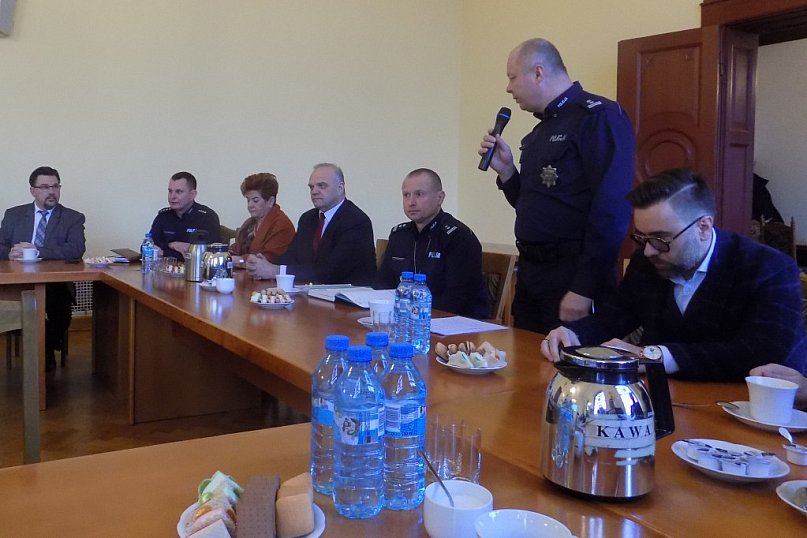 Policja. W całym powiecie jest lepiej.