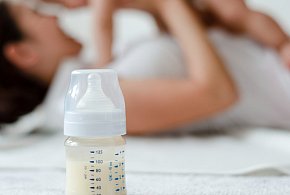 Groźna bakteria w mleku dla niemowląt. Nie podawaj dzieciom!-76038