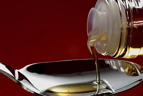 Popularny syrop na kaszel wycofany. Lepiej nie ryzykuj i sprawdź etykietę-78817