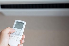 Chłodzisz się klimatyzacją? Oto, co najczęściej robią źle Polacy-78953