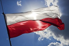 Flaga i hymn na nowo? Rząd chce korekty przepisów dot. symboli narodowych-79023