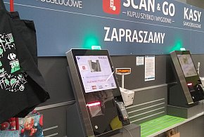 Gigant handlowy może opuścić kraj. Ma w Polsce 800 sklepów-79393