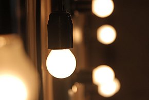 Rachunki za prąd pójdą w dół. Rząd usuwa opłatę doliczaną od lat-79747