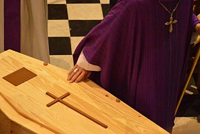 Rewolucja w pochówkach coraz bliżej. Tego w Polsce jeszcze nie było-79794