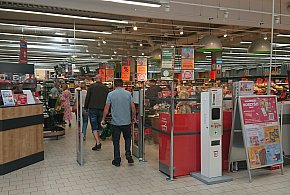 Pracownicy popularnej sieci mają dość. W południe zatrzymają pracę-79796