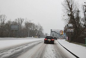 Poważne zagrożenie na drogach. Kierowcy często o tym zapominają-79945